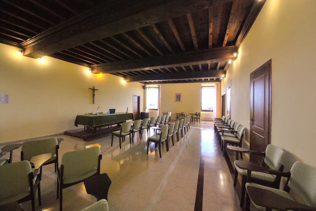 Villa Santa Maria Dell'Arco - Centro Oreb Cazzago San Martino Ngoại thất bức ảnh