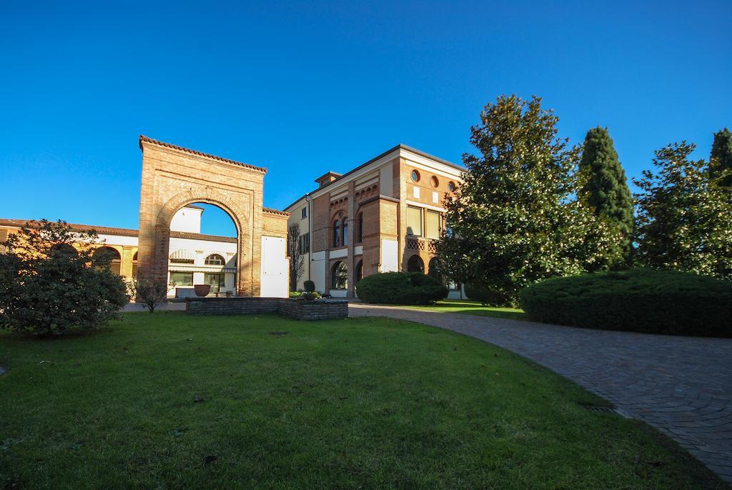 Villa Santa Maria Dell'Arco - Centro Oreb Cazzago San Martino Ngoại thất bức ảnh