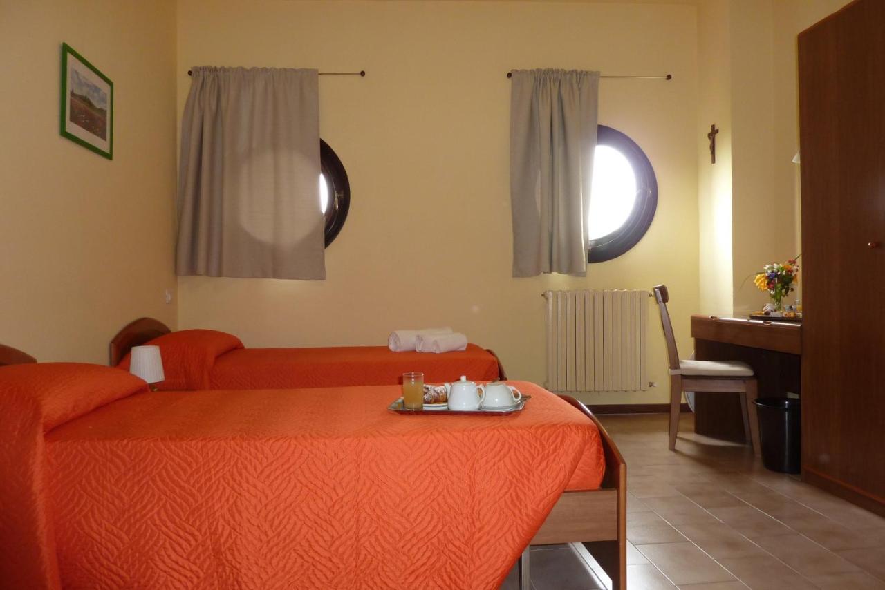 Villa Santa Maria Dell'Arco - Centro Oreb Cazzago San Martino Ngoại thất bức ảnh